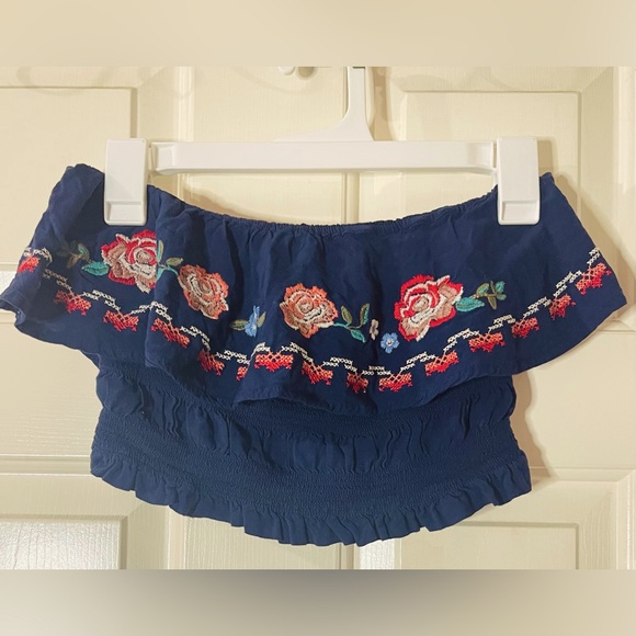Xhilaration strapless crop top with flower embroidery pattern SZ xs - Picture 1 of 2